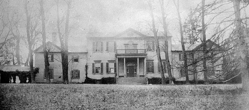 Black and white photograph of Ravensworth Mansion.